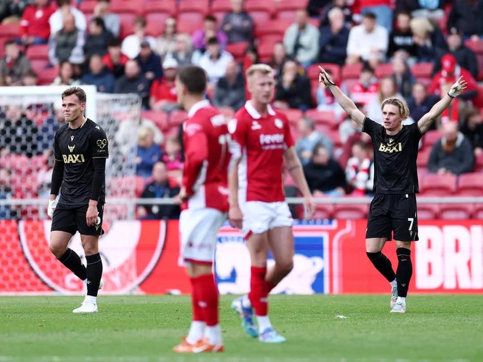 任意球让尼, 本赛季的第, 兰人的内旋 任意球让尼, 本赛季的第, 兰人的内旋