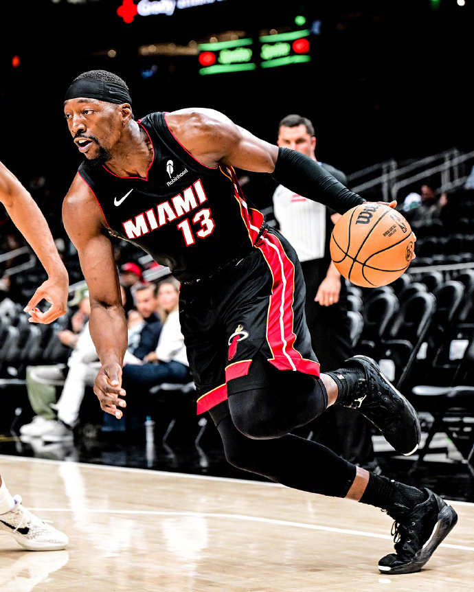 汤普森两罚, src, 续被压制 汤普森两罚, src, 续被压制