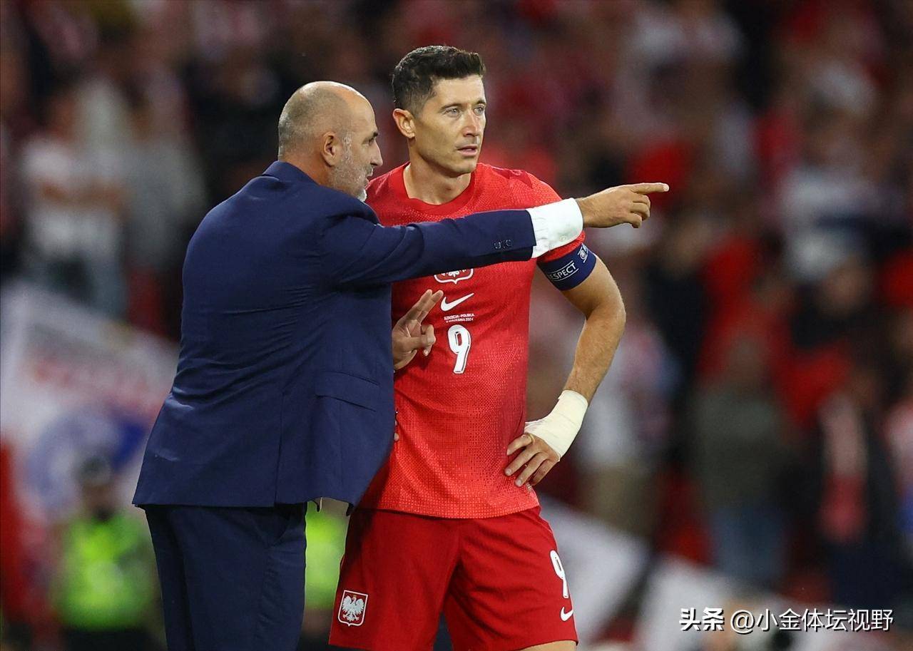 告出局后, 简历 告出局后, 简历